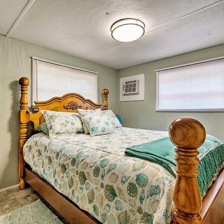 Cabin With Fire Pit, Walk To Steinhatchee River! Экстерьер фото