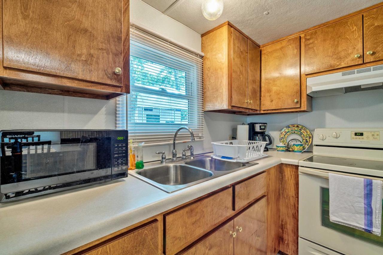 Cabin With Fire Pit, Walk To Steinhatchee River! Экстерьер фото